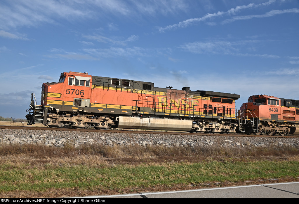 BNSF 5706